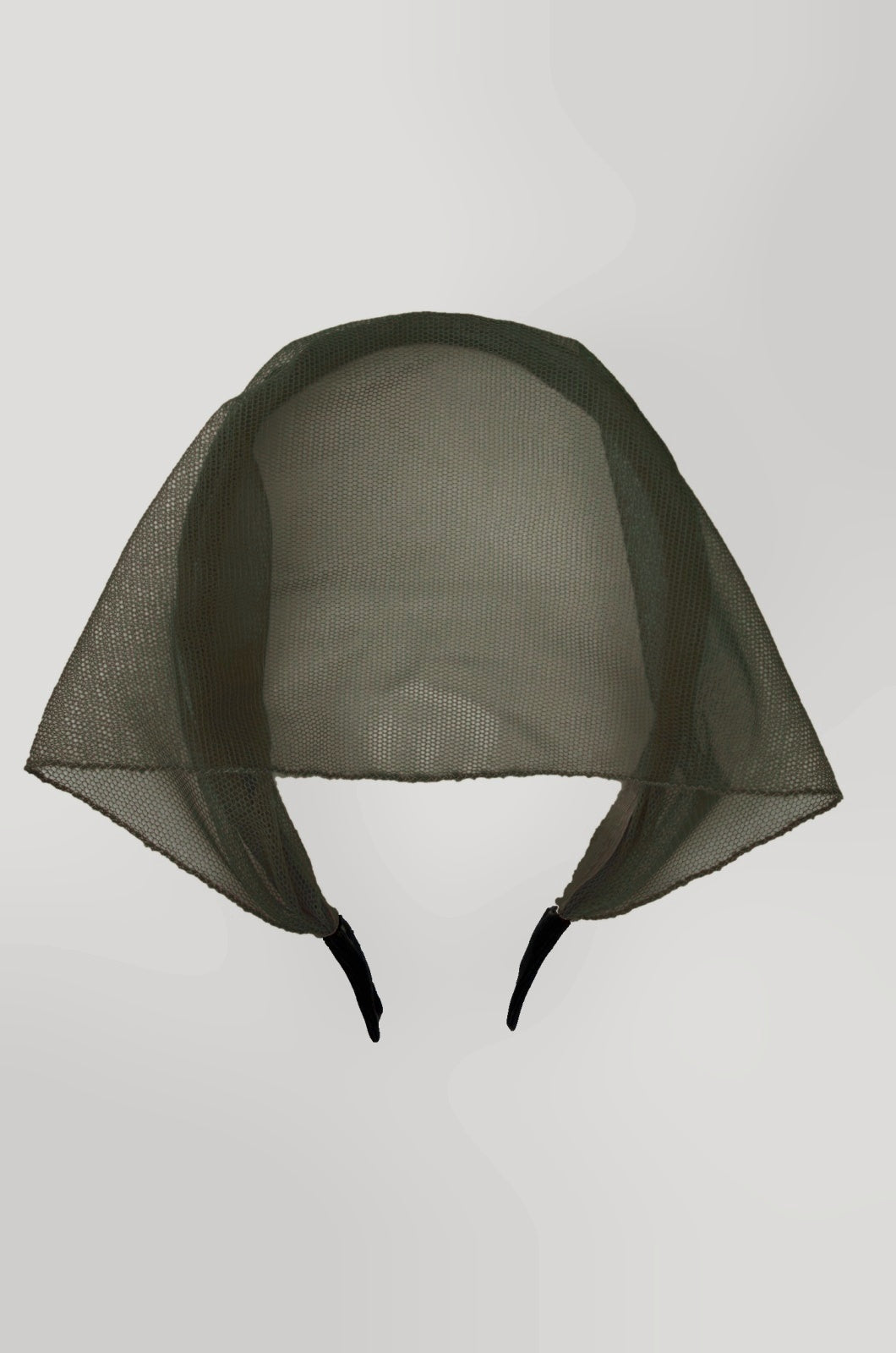 Bentita Tulle pe cordeluta, culoare Verde Army 59, pe suprafață