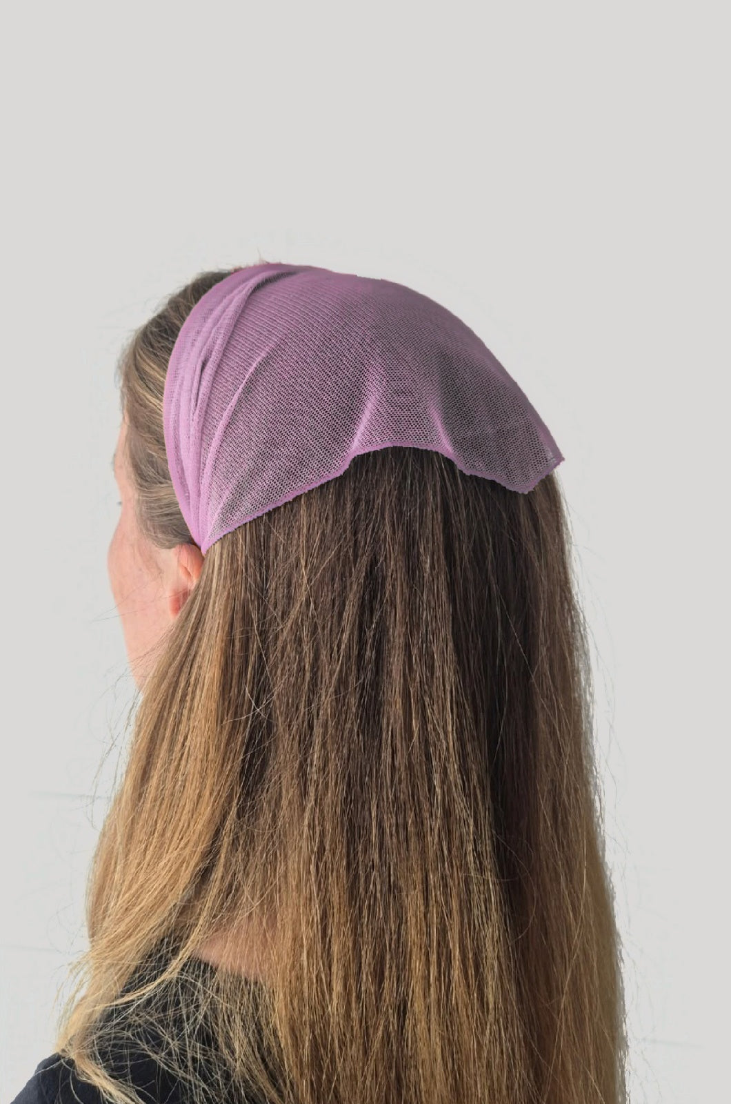 Batic Tulle cordeluta cu colt, culoare Roz 70, pe cap
