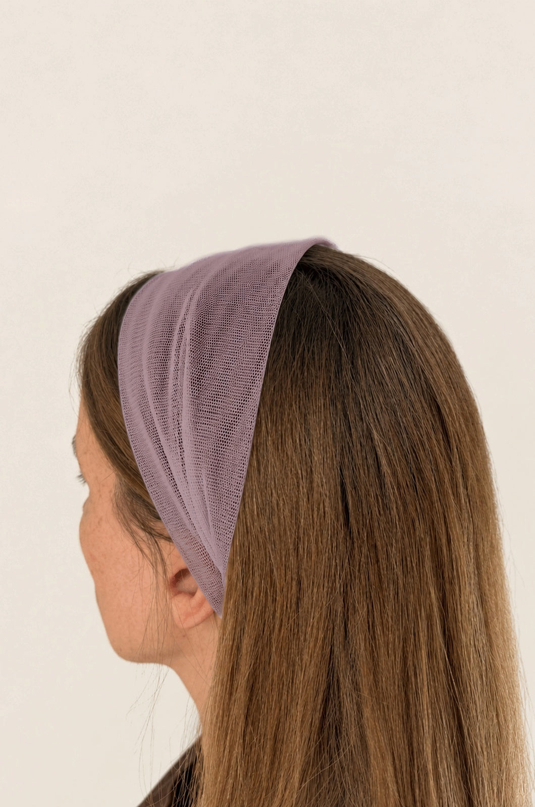Esarfa din Tulle fara cordeluta, culoare Roz pudra 71, pe cap