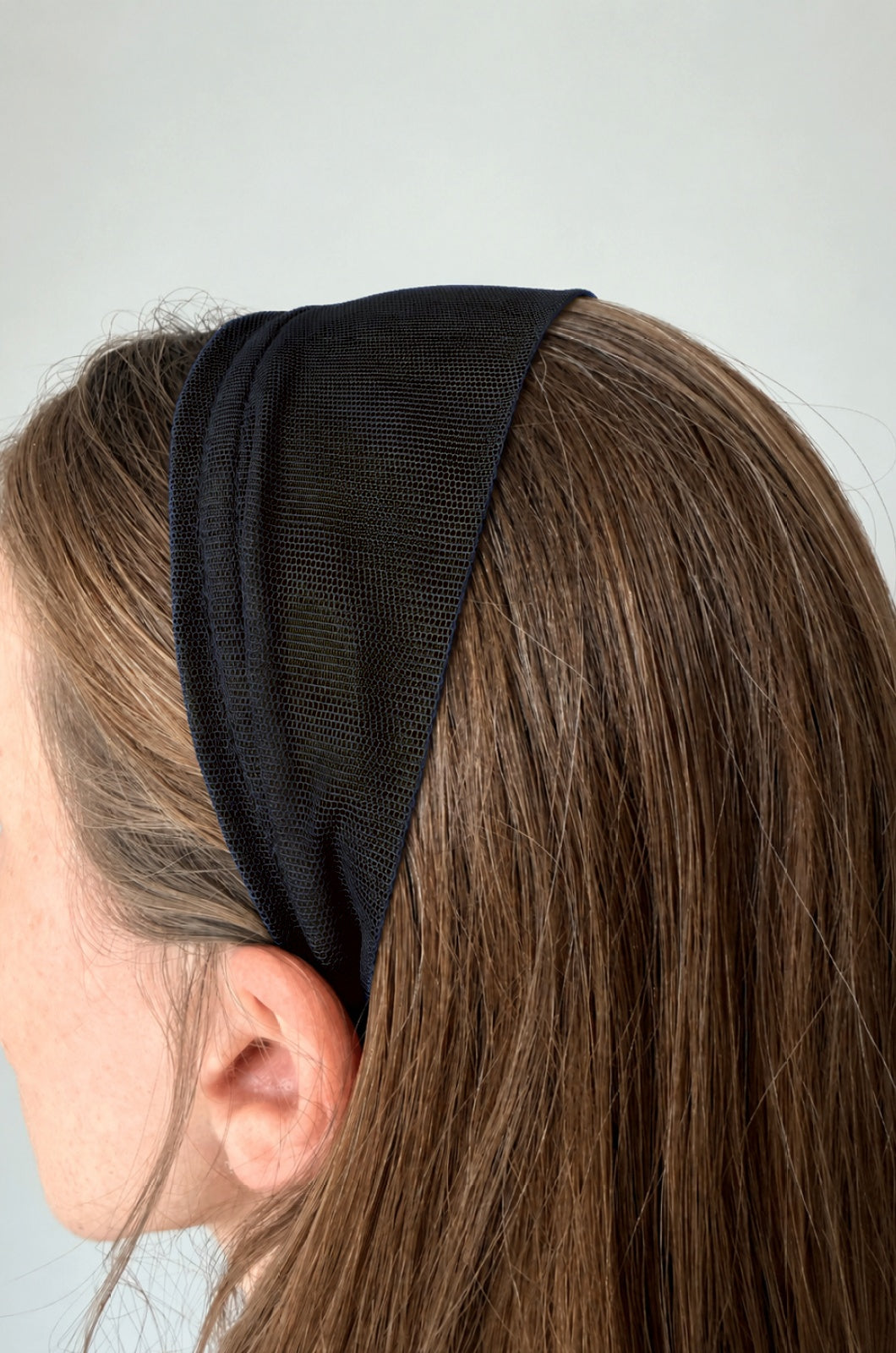 Cordeluta in fata Tulle, culoare negru 50, pe cap
