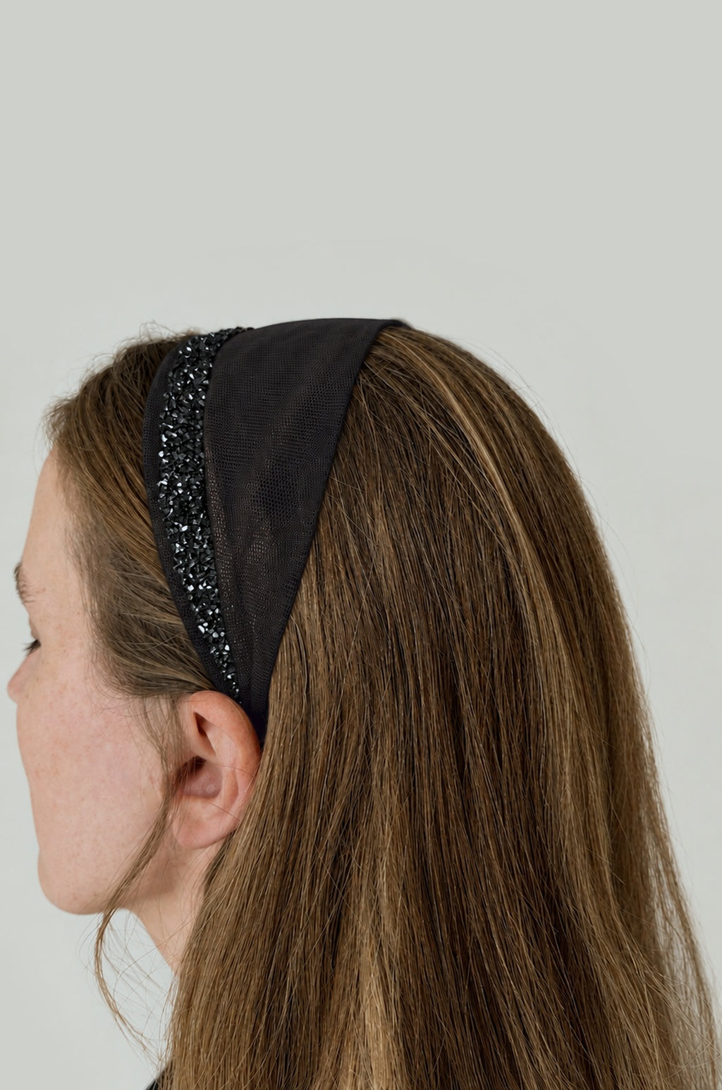 Cordeluta in fata Tulle cu sclipici, culoare negru 50, sclipici negru, pe cap