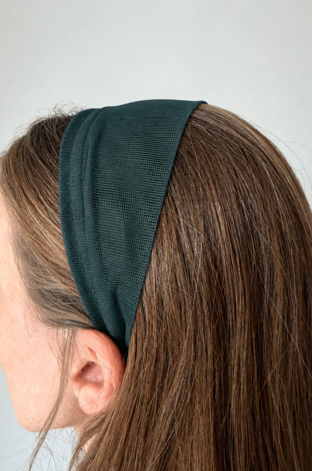 Cordeluta in fata Tulle, culoare Verde 58, pe cap
