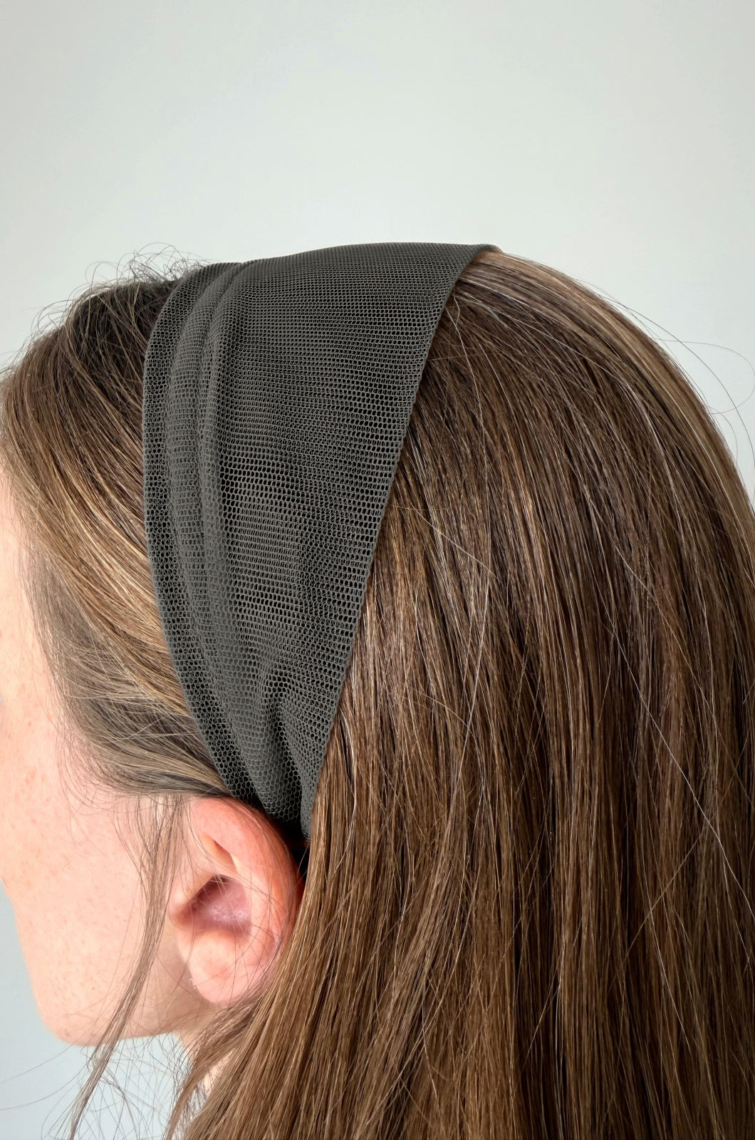 Cordeluta in fata Tulle, culoare Gri 61, pe cap