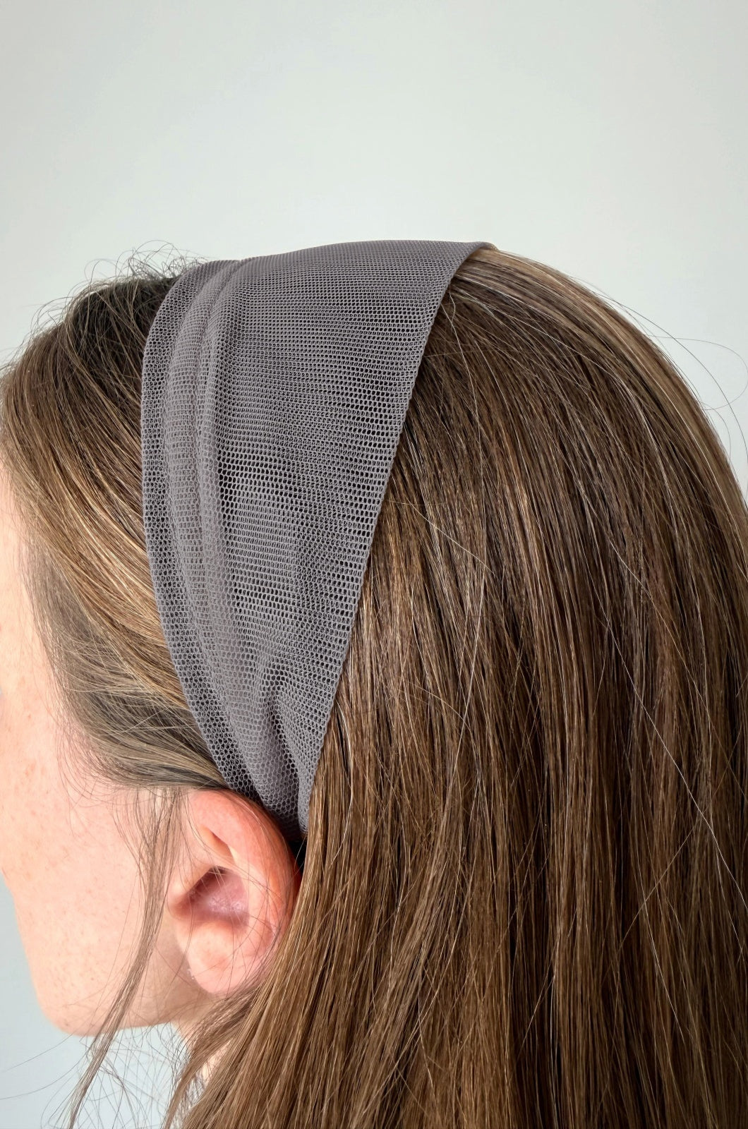 Cordeluta in fata Tulle, culoare Toupe 63, pe cap