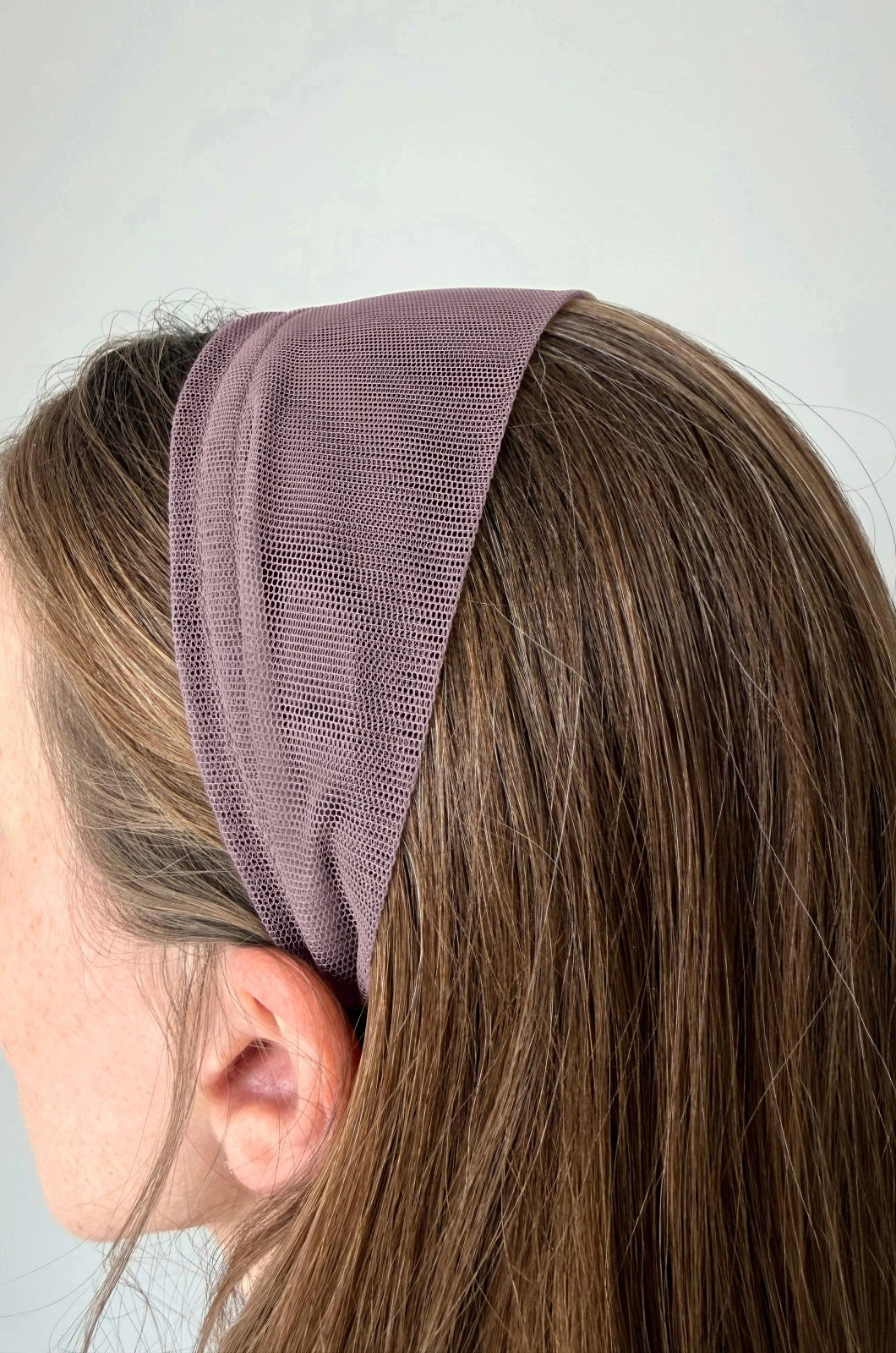 Cordeluta in fata Tulle, culoare Roz pudra 71, pe cap