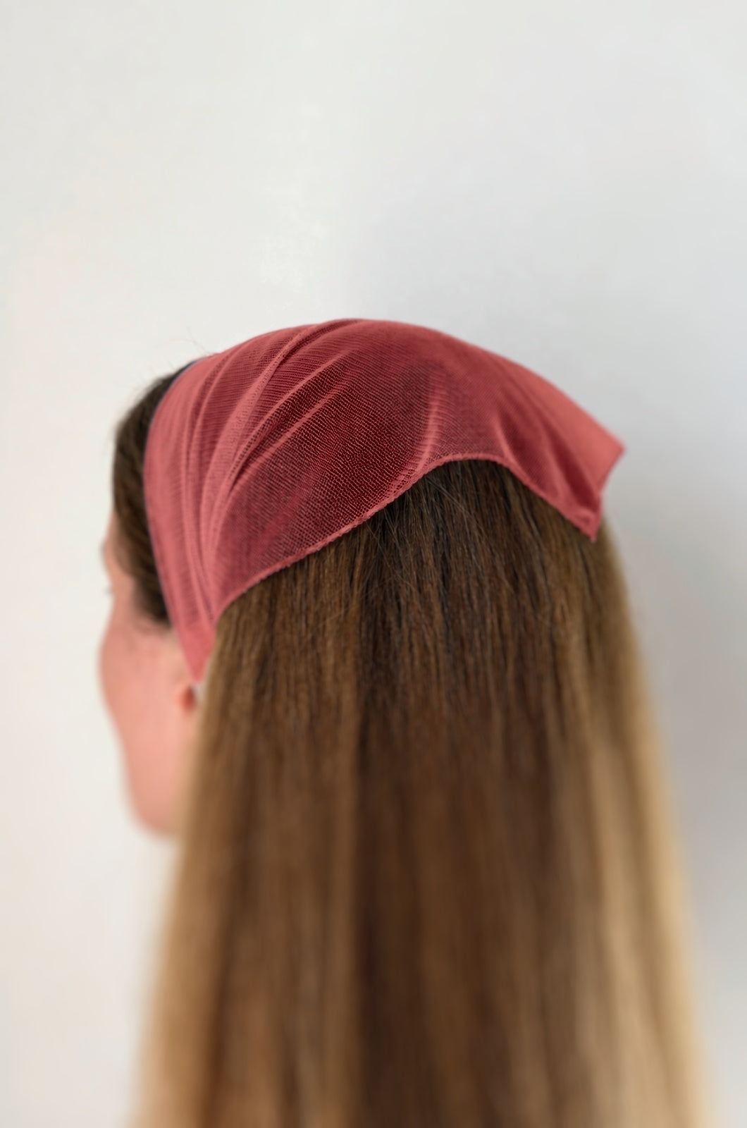 Batic Tulle fara Cordeluta, culoare Rosu 69, pe cap