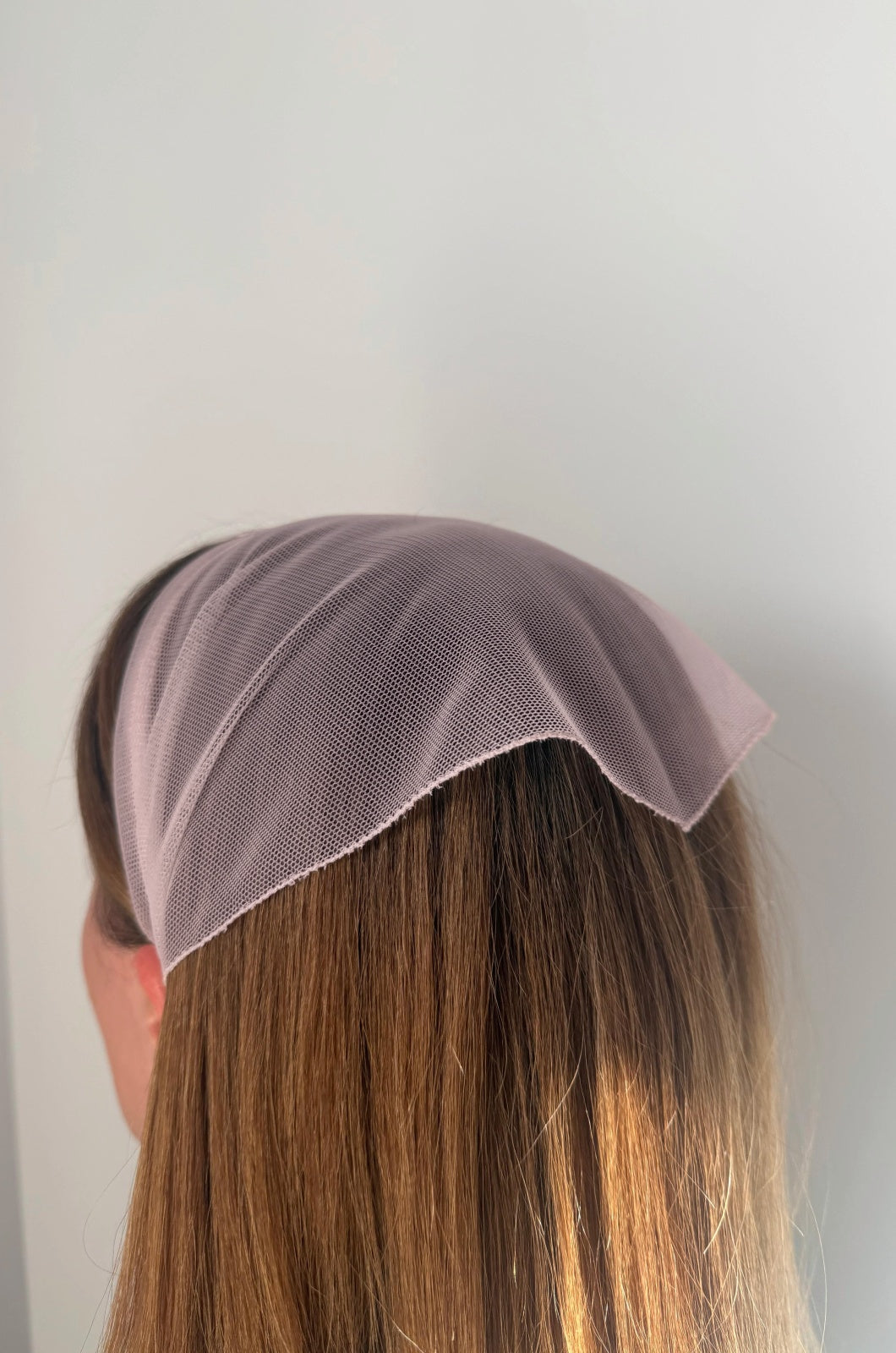 Batic Tulle fara Cordeluta, culoare Plamaniu 72, pe cap