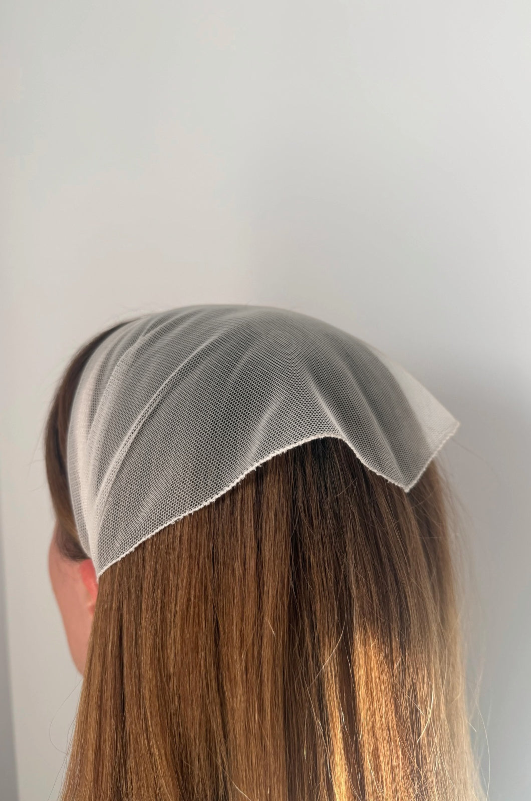 Batic Tulle fara Cordeluta, culoare Crem deschis 76, pe cap