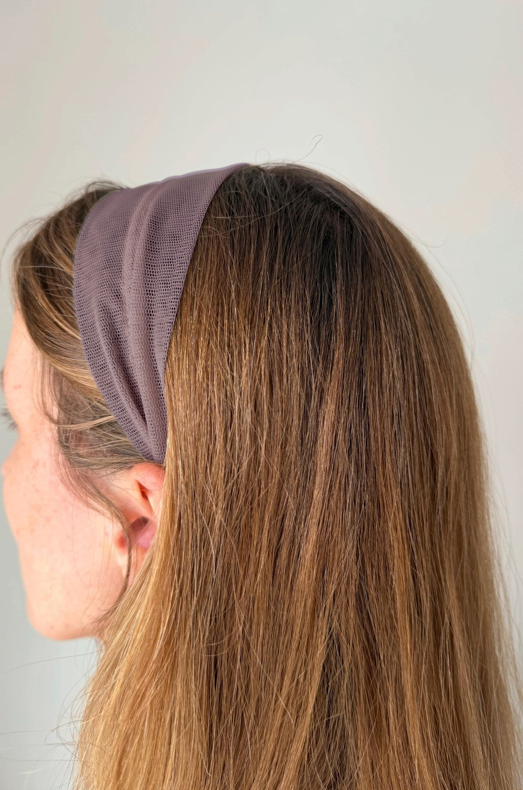 Cordeluta in mijloc Tulle, culoare Roz pudra 71, pe cap